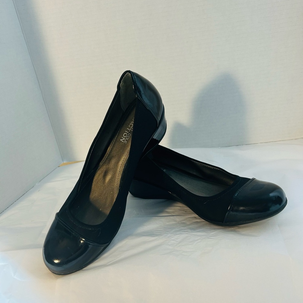 Kenneth Cole Reaction Black Women's Shoes
Wedge heel